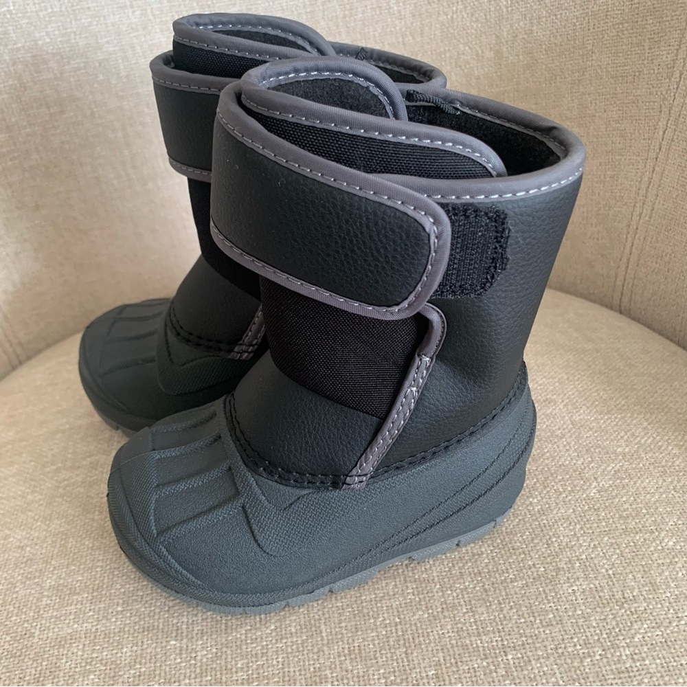New, no tag. Cat & Jack Lenny boys black winter waterproof snow boot size 5T